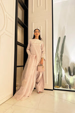 Kiran Malik's look