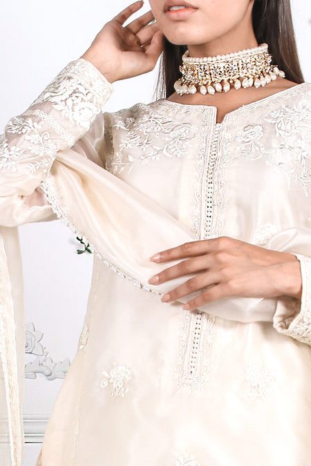 Crema - Embroidered shirt with pants